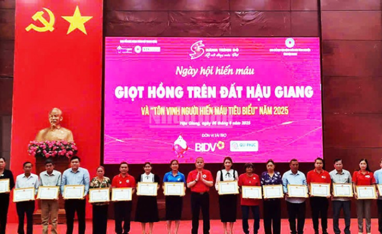 Hành trình Đỏ (20)